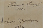 Man sieht ein Stück vergilbtes Papier mit zwei unterschriften darauf. Oben steh Franziska Samuel und darunter 1908. Dann mit etwas Abstand dazwischen weiter unten steht Anneliese Beermann und daraunter 1927