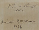 Man sieht ein Stück vergilbtes Papier mit zwei unterschriften darauf. Oben steh Franziska Samuel und darunter 1908. Dann mit etwas Abstand dazwischen weiter unten steht Anneliese Beermann und daraunter 1927