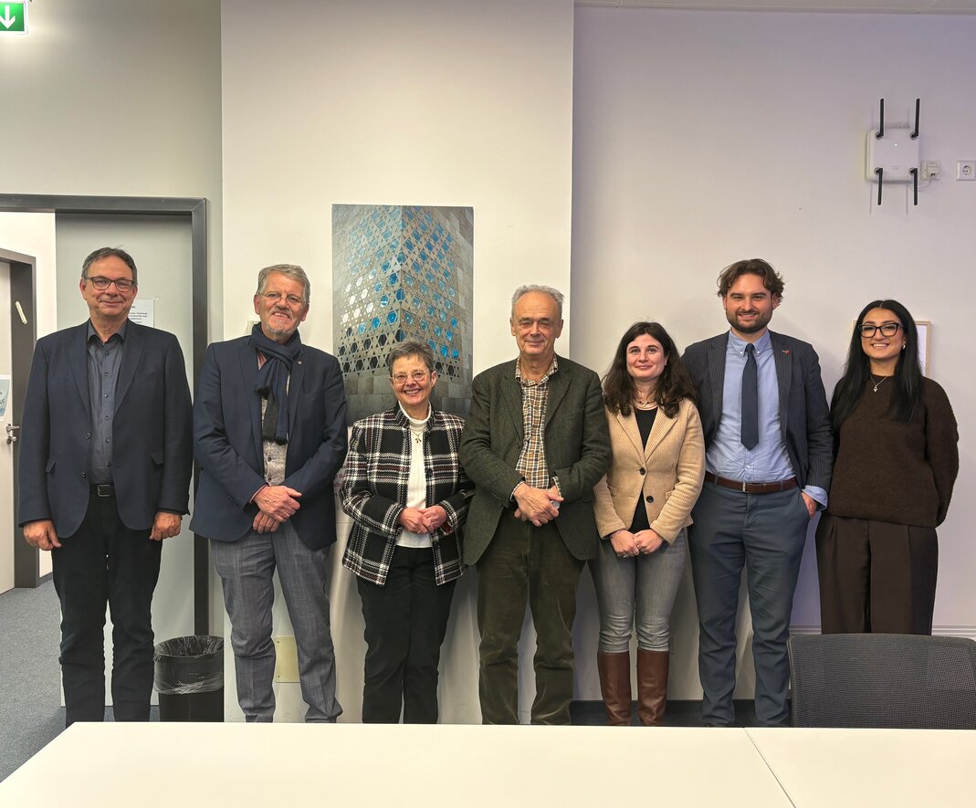 v.l.n.r. Prof. Kai Trampedach, Prof. Johannes Heil, Prof. Andrea Jördens, Dr. Francesca Lorenzini, Christopher Decker, Tamanah Bashir